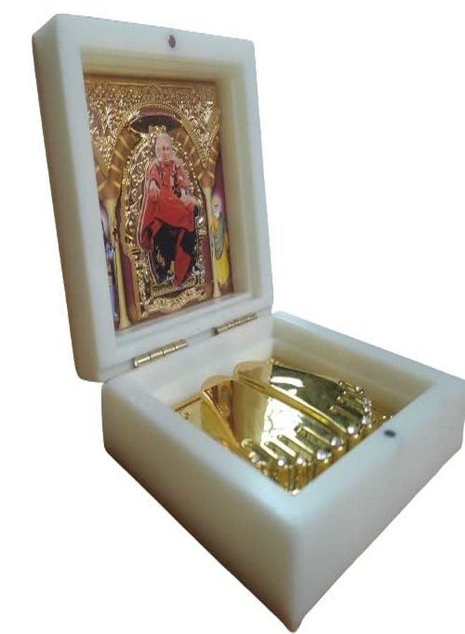 RK Basics Gurujii Charan Paduka مطلي بالذهب | GuruJi Maharaja Swaroop | Guru Ji Devotional Charan Paduka | صندوق الصلاة جورو جي ميني عرض ثلاثي الأبعاد لون أبيض - Image 2